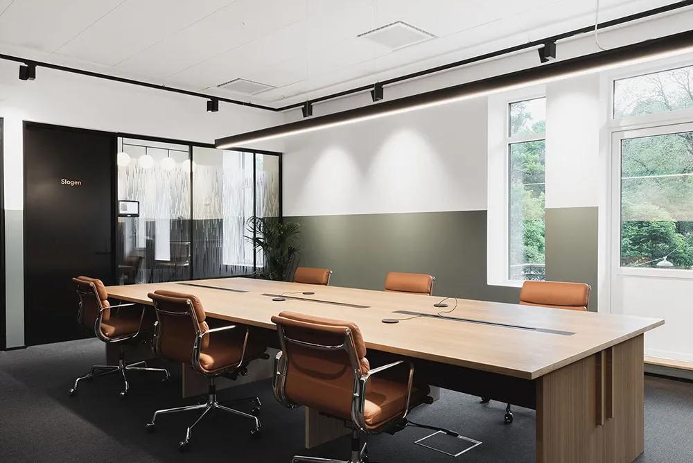 現代辦公家具的設計哲學與實踐